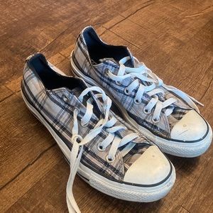 Plaid low top converse